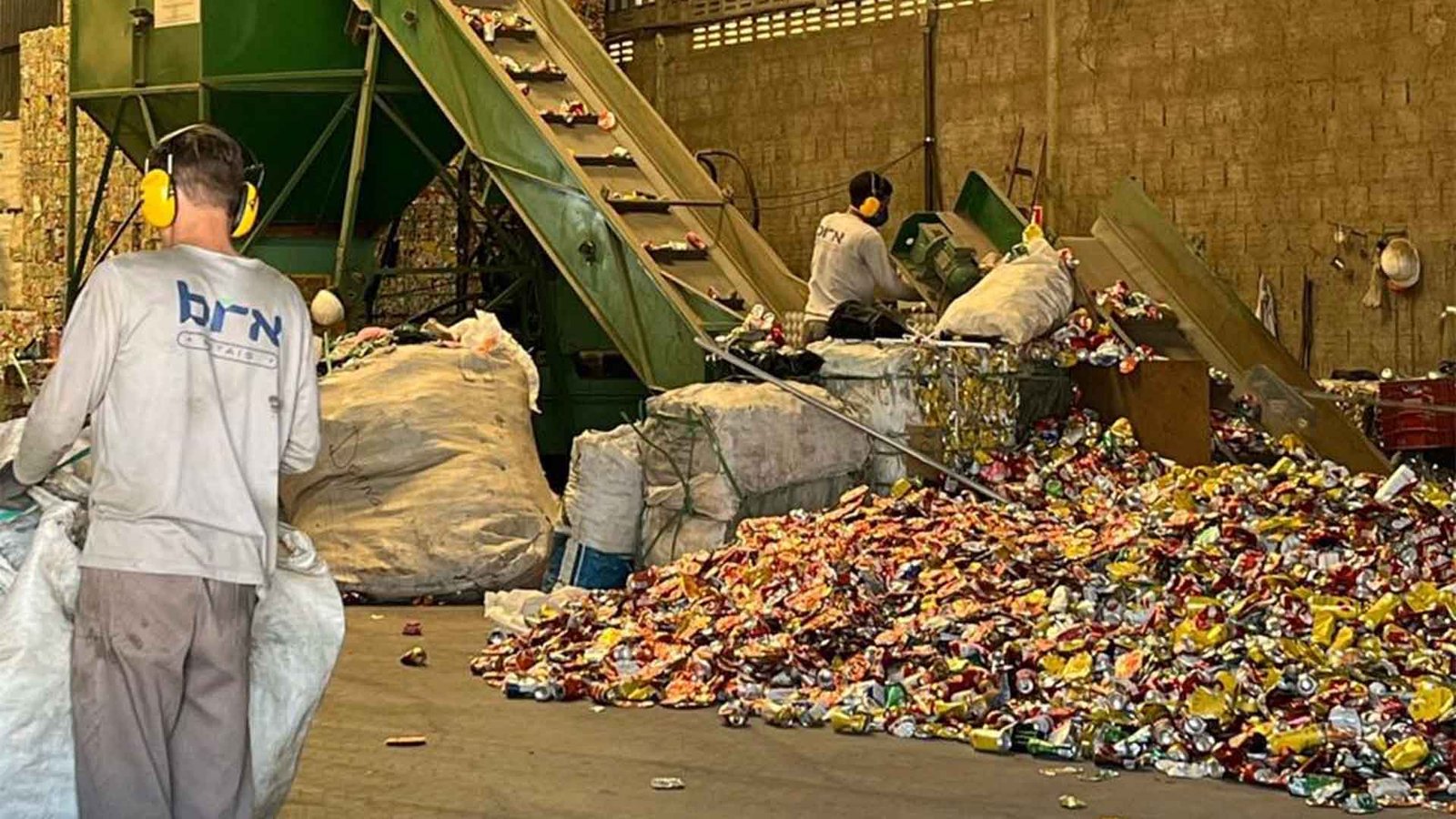 Veja como é feita a Reciclagem de Latas de Alumínio