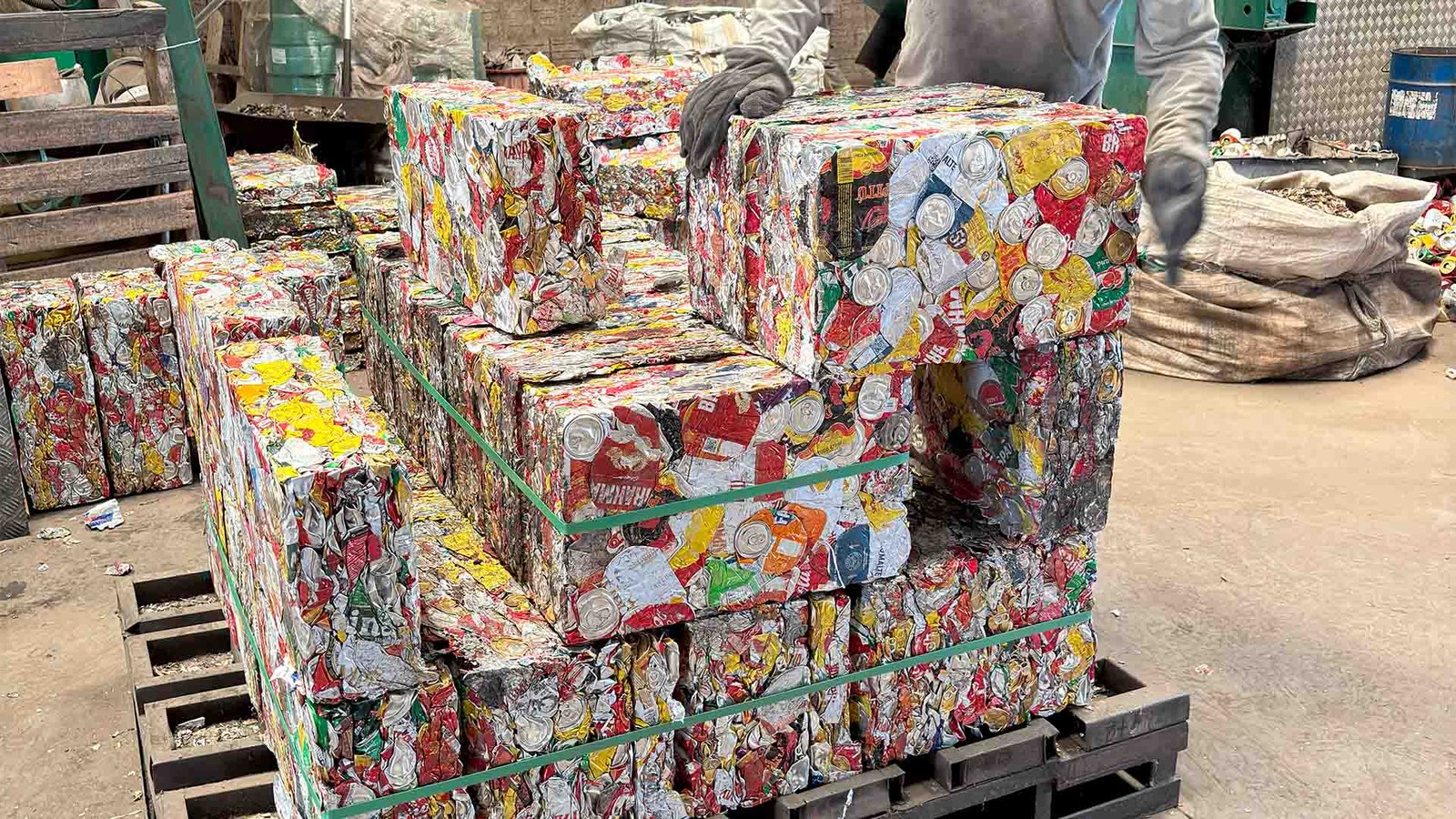 Empresa de Reciclagem de Latinhas que valoriza sua sucata